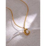 Elegant Fashion Jewelry Gift: 18K Gold Plated Natural Pearl Drop Pendant Necklace - Delicate Collar Chain for Women