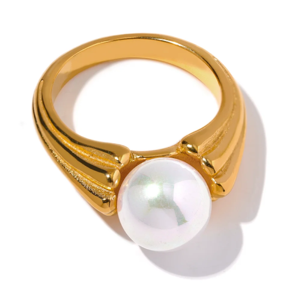 Vintage Gala Ring – Tarnish-Free Stainless Steel Shell Pearl Fashion, 18K Gold Color Charm, Stylish Vintage Jewelry for Women