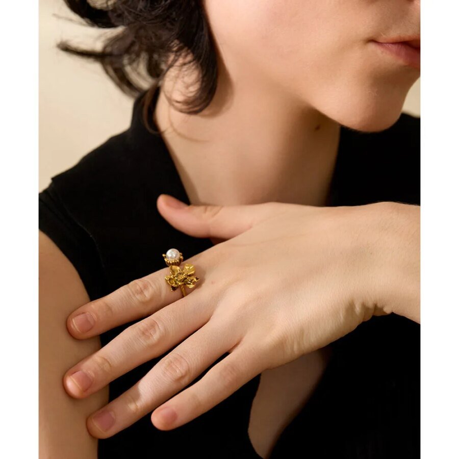 Fashion Flower Ring - Stainless Steel, Charm Design, Gold Color, Personality Statement Finger, Waterproof Jewelry Accessories for Women