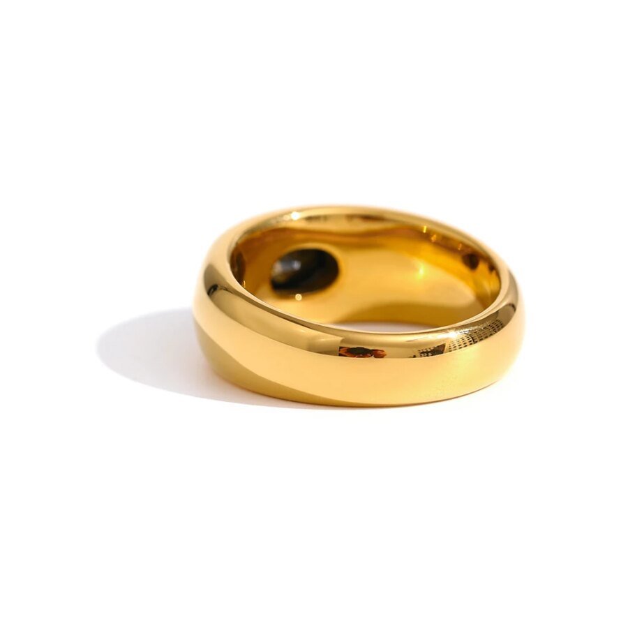 Dazzling Elegance - New Stainless Steel Crystal Rings with High-Quality Metal, Gold 18 K Plated Finger Ring, and Waterproof features, an Exquisite Jewelry Accessory