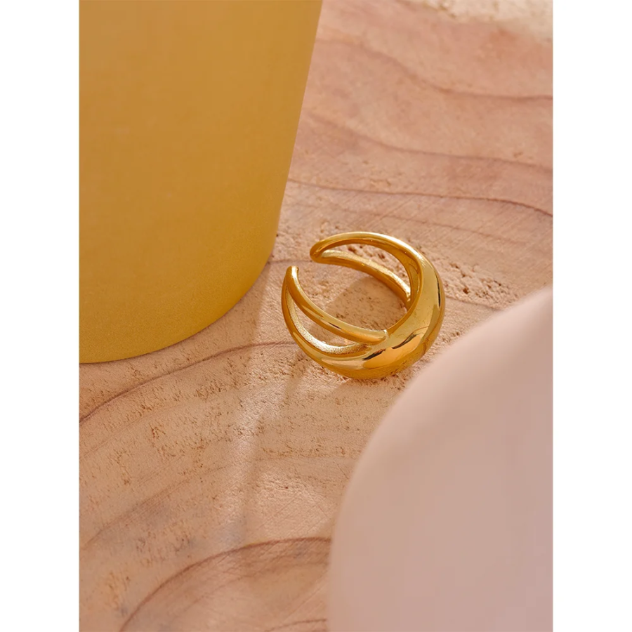 Sleek Overlap - Stainless Steel Metal Overlap Ring in Minimalist Fashion, Waterproof and Trendy, a Statement Jewelry with 18k Gold Plating