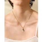 Oceanic Elegance - Fashion Envelope Natural Shell Pendant, Stainless Steel Chic Necklace for Women, Stylish 18K PVD Plated Jewelry Bijoux