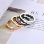 Chic Harmony - Trendy 4-in-1 Gold Colorful Simple Rings, Fashioned from Titanium Stainless Steel, Ideal for Wedding and Engagement, Perfect for Women and Girls