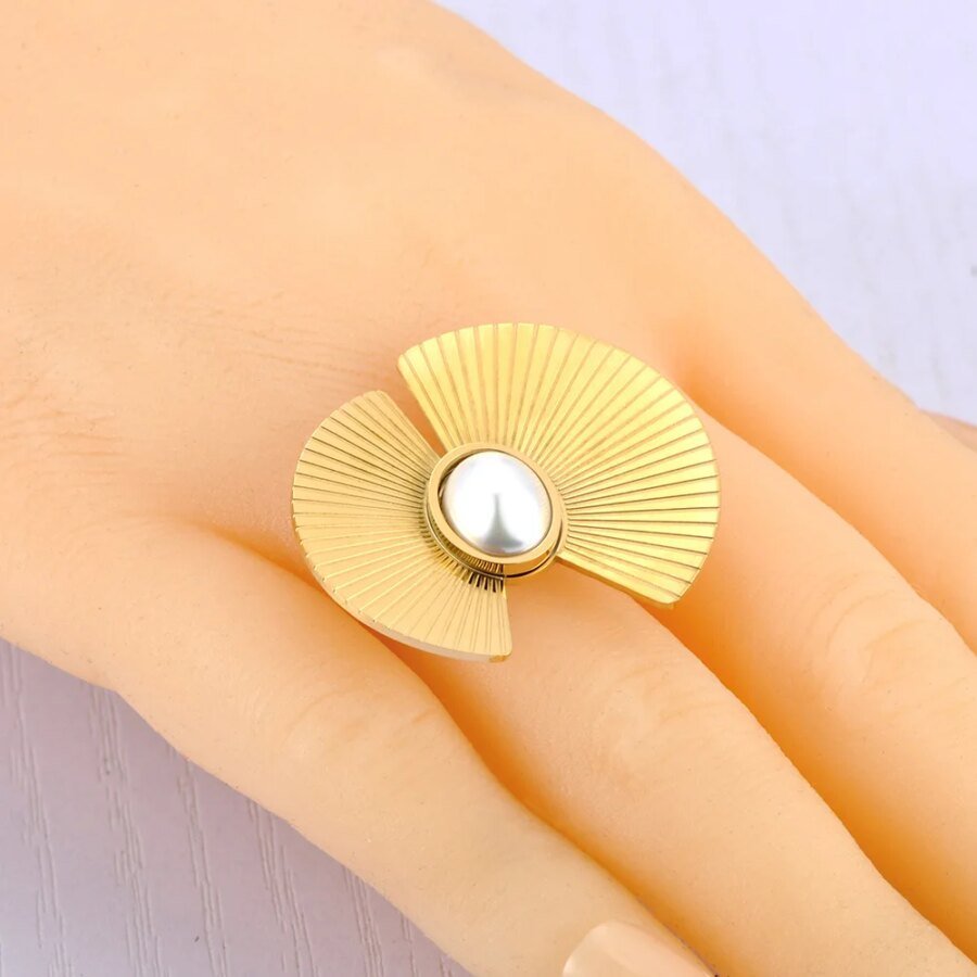Fashion Stainless Steel Flower Imitation Pearls Ring For Women Waterproof 18K Gold Color Hyperbolic Trendy Jewelry