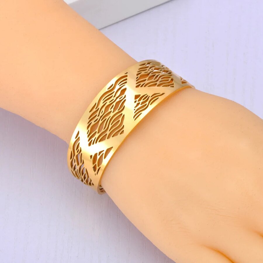 Trendy Hollow Geometric Bracelet: Real Gold Plated Stainless Steel Bangle for Women