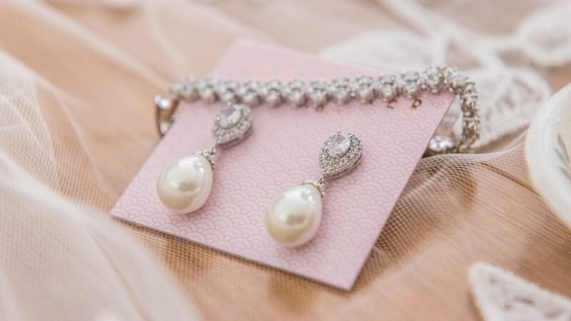 Decoding the Authenticity of Pearls